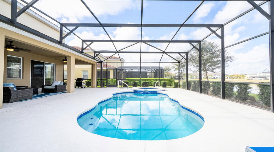 DAVENPORT, Florida 33837, 6 Bedrooms Bedrooms, ,5 BathroomsBathrooms,Residential,For Sale,OAKMOSS,0,MFRO6387863