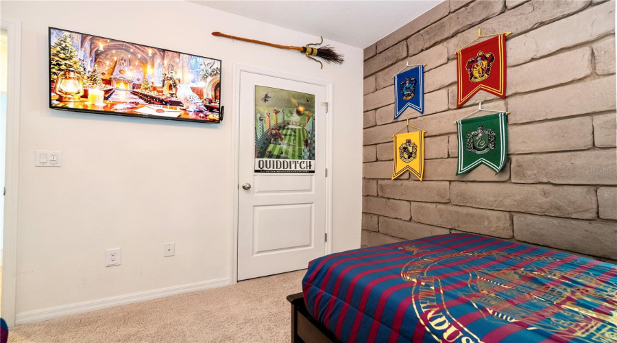 DAVENPORT, Florida 33837, 6 Bedrooms Bedrooms, ,5 BathroomsBathrooms,Residential,For Sale,OAKMOSS,0,MFRO6387863