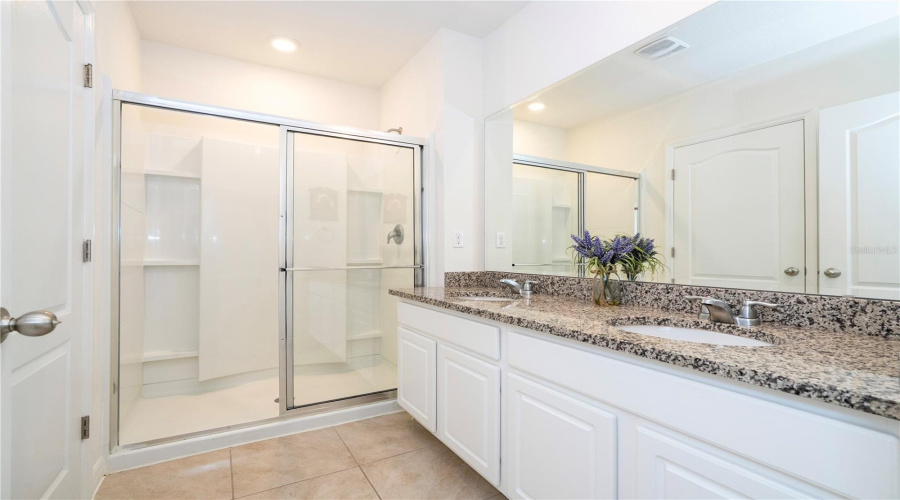 Bathroom 4 (en-suite)