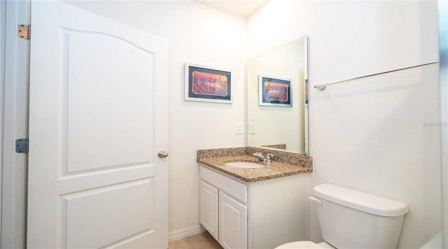 Bathroom 5 (en-suite)