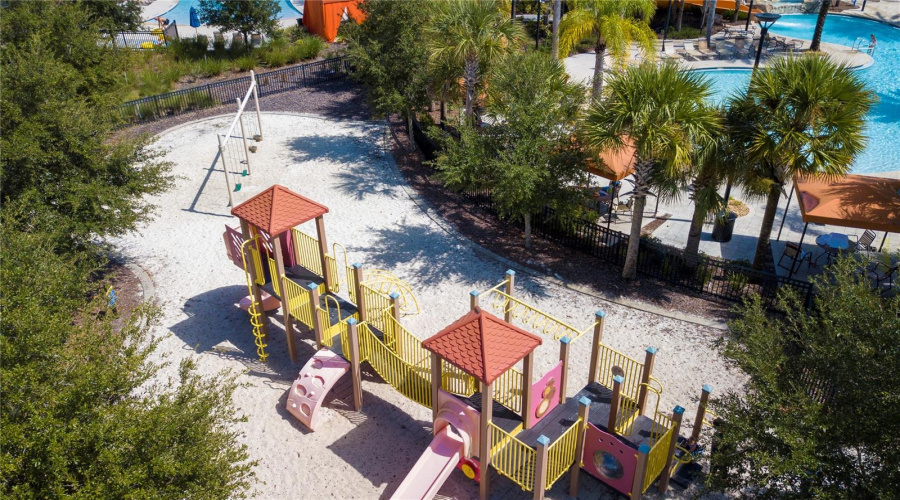 DAVENPORT, Florida 33837, 6 Bedrooms Bedrooms, ,5 BathroomsBathrooms,Residential,For Sale,OAKMOSS,0,MFRO6387863