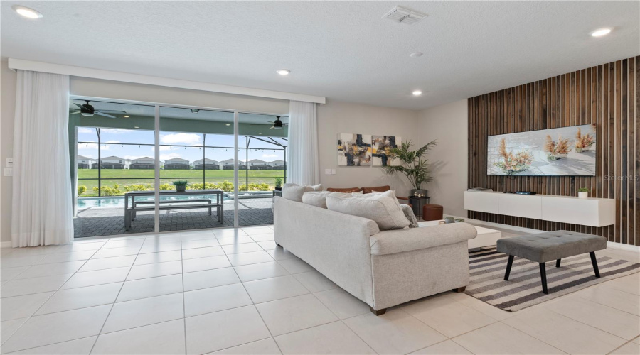 DAVENPORT, Florida 33897, 10 Bedrooms Bedrooms, ,8 BathroomsBathrooms,Residential,For Sale,LANA AVENUE,0,MFRO6290305