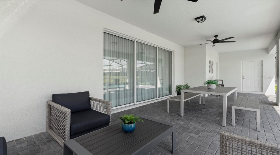 DAVENPORT, Florida 33897, 10 Bedrooms Bedrooms, ,8 BathroomsBathrooms,Residential,For Sale,LANA AVENUE,0,MFRO6290305