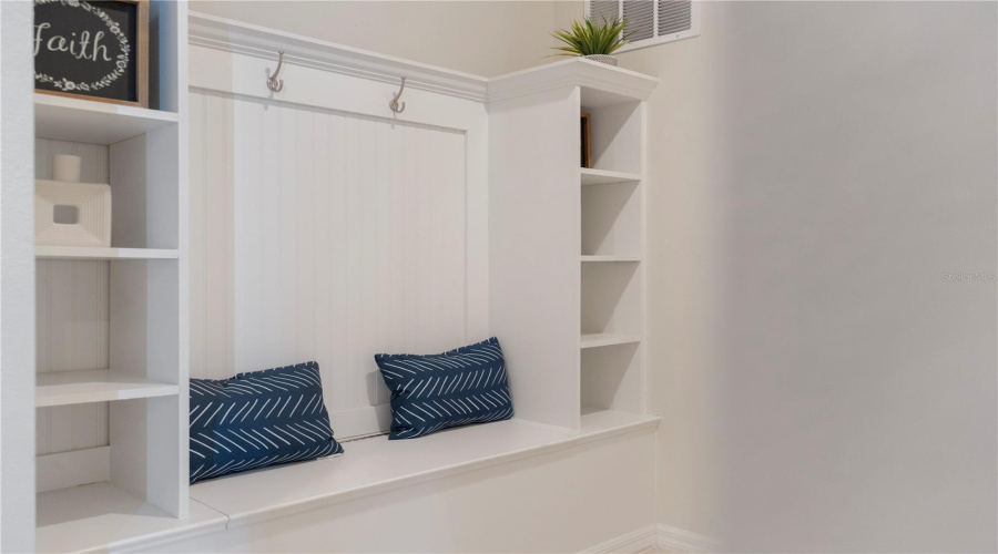 DAVENPORT, Florida 33897, 10 Bedrooms Bedrooms, ,8 BathroomsBathrooms,Residential,For Sale,LANA AVENUE,0,MFRO6290305