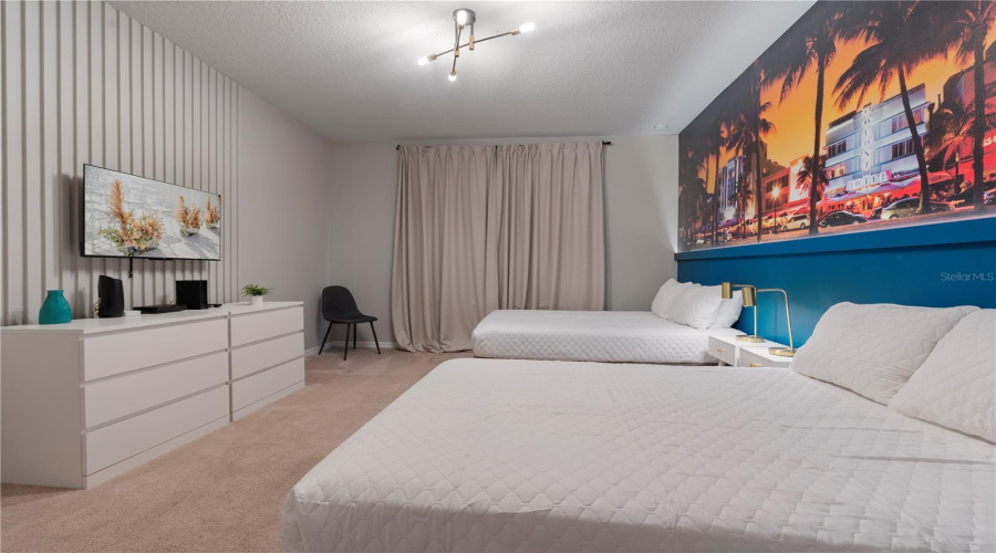 DAVENPORT, Florida 33897, 10 Bedrooms Bedrooms, ,8 BathroomsBathrooms,Residential,For Sale,LANA AVENUE,0,MFRO6290305