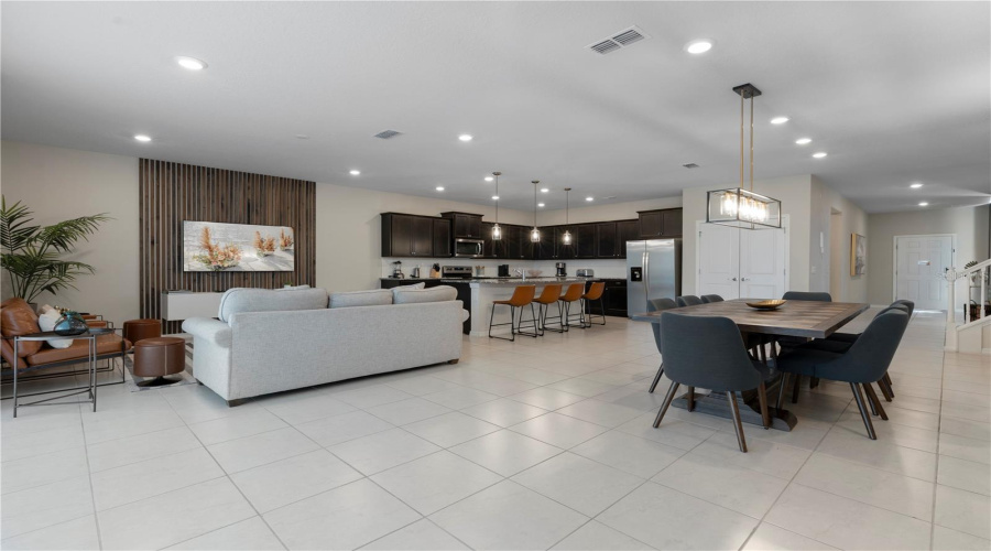 DAVENPORT, Florida 33897, 10 Bedrooms Bedrooms, ,8 BathroomsBathrooms,Residential,For Sale,LANA AVENUE,0,MFRO6290305