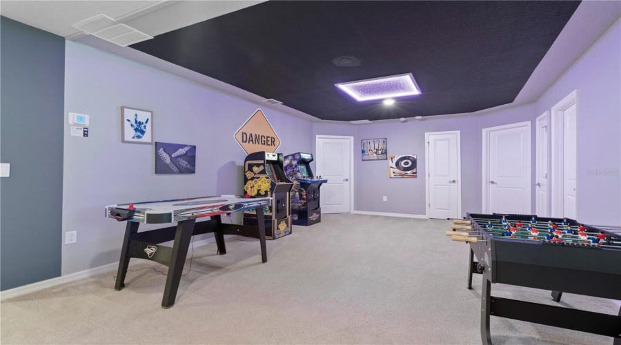 DAVENPORT, Florida 33897, 10 Bedrooms Bedrooms, ,8 BathroomsBathrooms,Residential,For Sale,LANA AVENUE,0,MFRO6290305