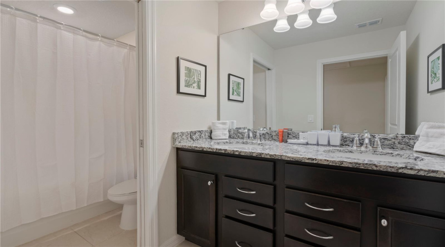 DAVENPORT, Florida 33897, 10 Bedrooms Bedrooms, ,8 BathroomsBathrooms,Residential,For Sale,LANA AVENUE,0,MFRO6290305