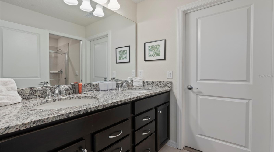 DAVENPORT, Florida 33897, 10 Bedrooms Bedrooms, ,8 BathroomsBathrooms,Residential,For Sale,LANA AVENUE,0,MFRO6290305