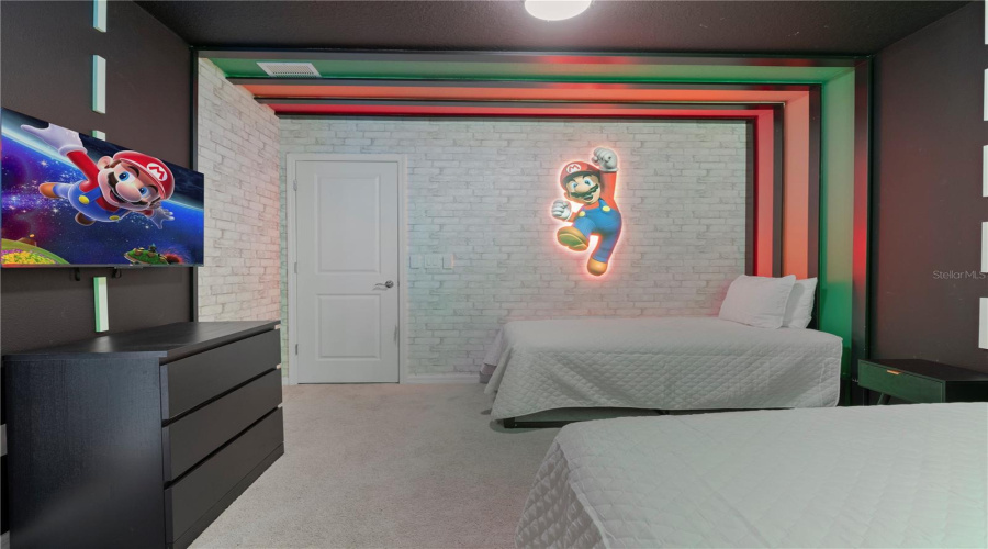 DAVENPORT, Florida 33897, 10 Bedrooms Bedrooms, ,8 BathroomsBathrooms,Residential,For Sale,LANA AVENUE,0,MFRO6290305