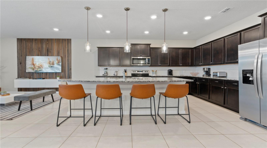 DAVENPORT, Florida 33897, 10 Bedrooms Bedrooms, ,8 BathroomsBathrooms,Residential,For Sale,LANA AVENUE,0,MFRO6290305