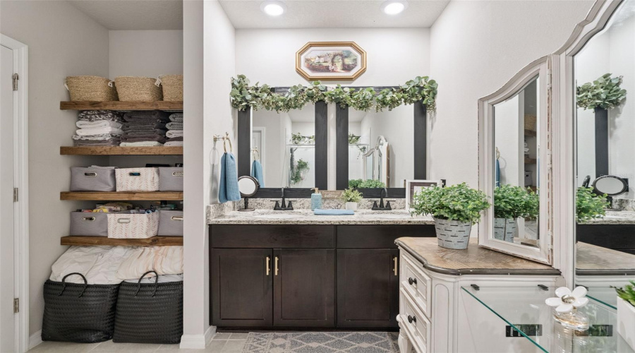 DAVENPORT, Florida 33837, 3 Bedrooms Bedrooms, ,2 BathroomsBathrooms,Residential,For Sale,DENALI,0,MFRO6390478