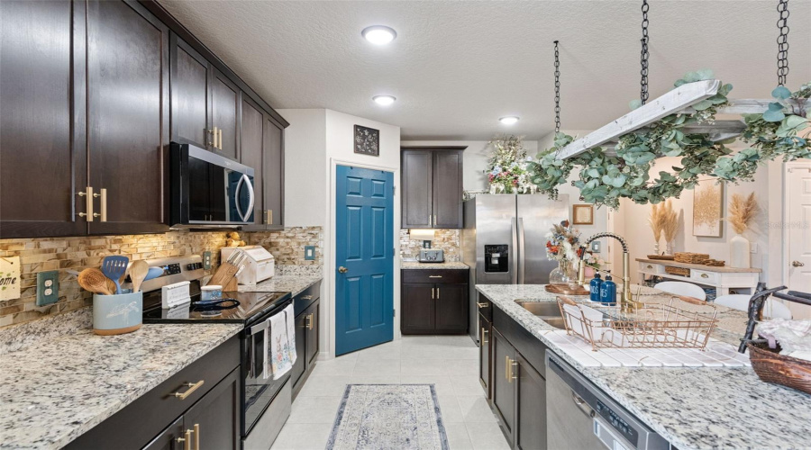 DAVENPORT, Florida 33837, 3 Bedrooms Bedrooms, ,2 BathroomsBathrooms,Residential,For Sale,DENALI,0,MFRO6390478