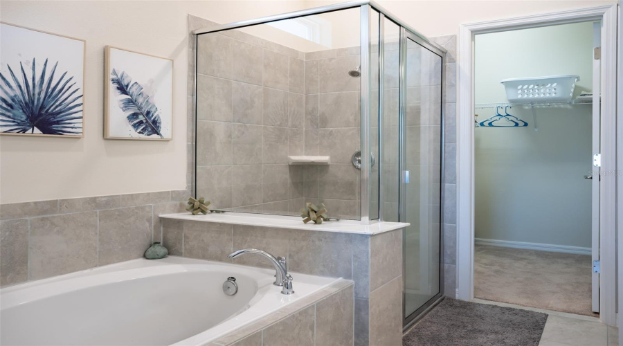 DAVENPORT, Florida 33897, 5 Bedrooms Bedrooms, ,5 BathroomsBathrooms,Residential,For Sale,LANA,0,MFRO6392126