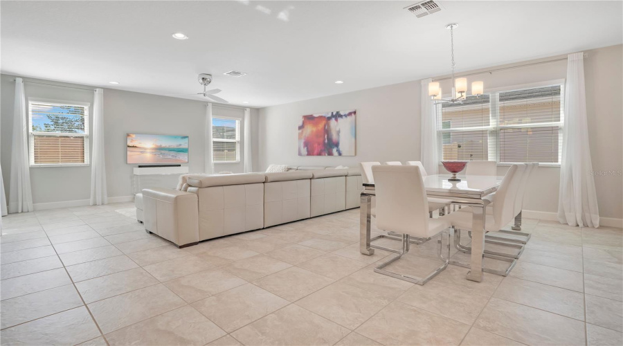 ORLANDO, Florida 32836, 3 Bedrooms Bedrooms, ,2 BathroomsBathrooms,Residential,For Sale,CHATEAUBRIAND,0,MFRO6390509