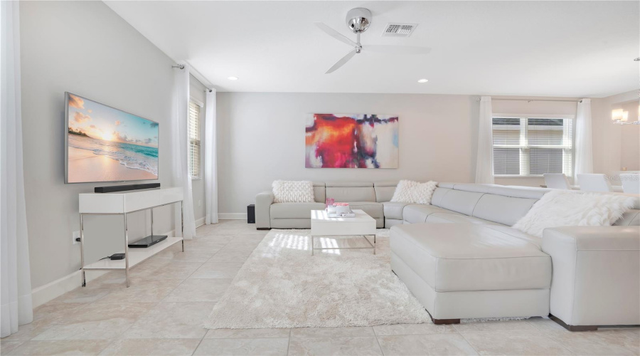 ORLANDO, Florida 32836, 3 Bedrooms Bedrooms, ,2 BathroomsBathrooms,Residential,For Sale,CHATEAUBRIAND,0,MFRO6390509