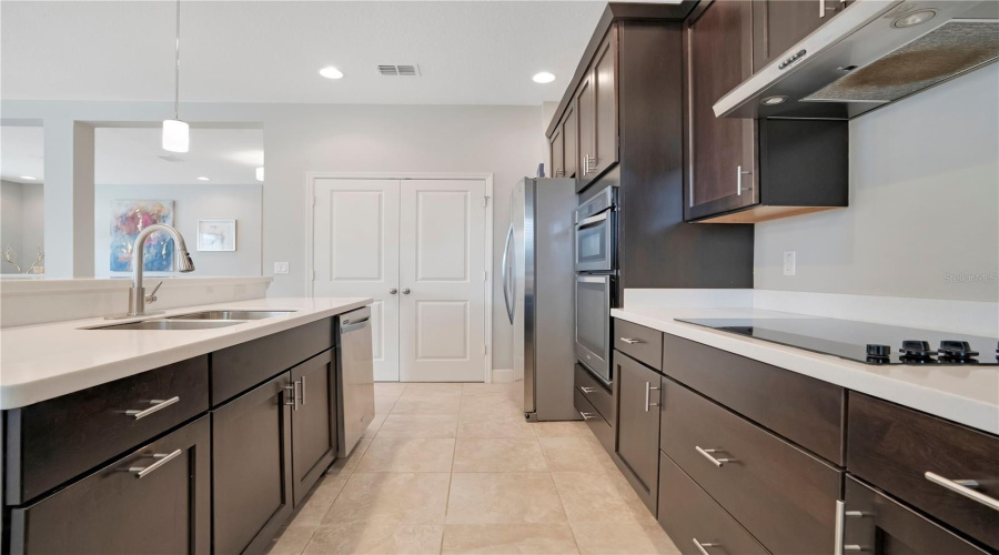 ORLANDO, Florida 32836, 3 Bedrooms Bedrooms, ,2 BathroomsBathrooms,Residential,For Sale,CHATEAUBRIAND,0,MFRO6390509