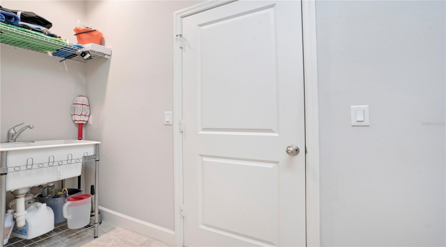 ORLANDO, Florida 32836, 3 Bedrooms Bedrooms, ,2 BathroomsBathrooms,Residential,For Sale,CHATEAUBRIAND,0,MFRO6390509