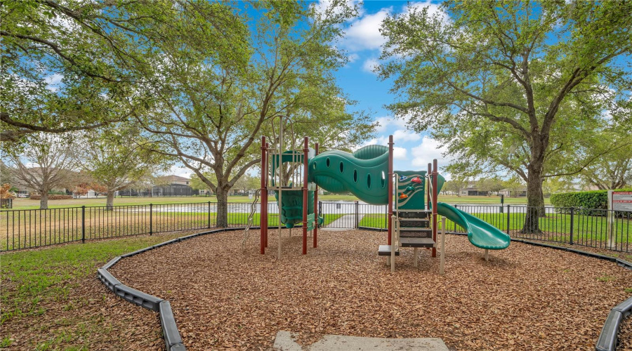 ORLANDO, Florida 32836, 3 Bedrooms Bedrooms, ,2 BathroomsBathrooms,Residential,For Sale,CHATEAUBRIAND,0,MFRO6390509