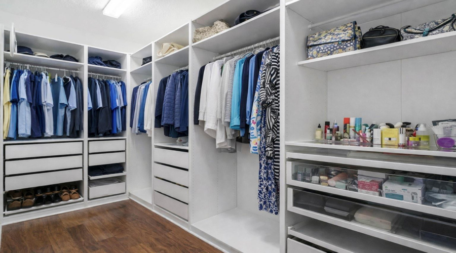 CHAMPIONS GATE, Florida 33896, 4 Bedrooms Bedrooms, ,3 BathroomsBathrooms,Residential,For Sale,DOLPHIN HEAD,0,MFRO6388968