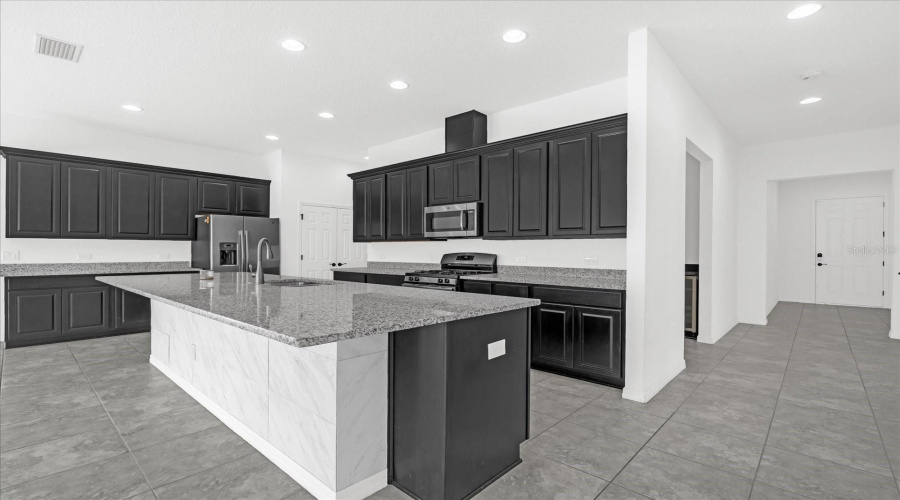 DAVENPORT, Florida 33897, 3 Bedrooms Bedrooms, ,2 BathroomsBathrooms,Residential,For Sale,FELCE,0,MFRO6381172