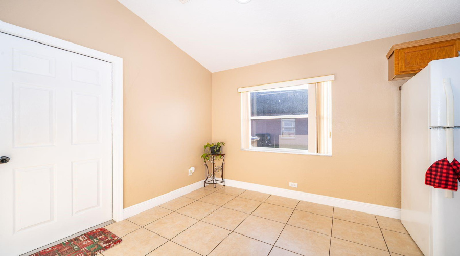 Dinnette room by the kitchen