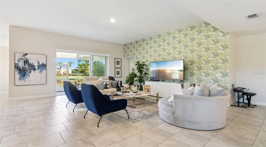 DAVENPORT, Florida 33896, 4 Bedrooms Bedrooms, ,3 BathroomsBathrooms,Residential,For Sale,CROQUET,0,MFRS5146176