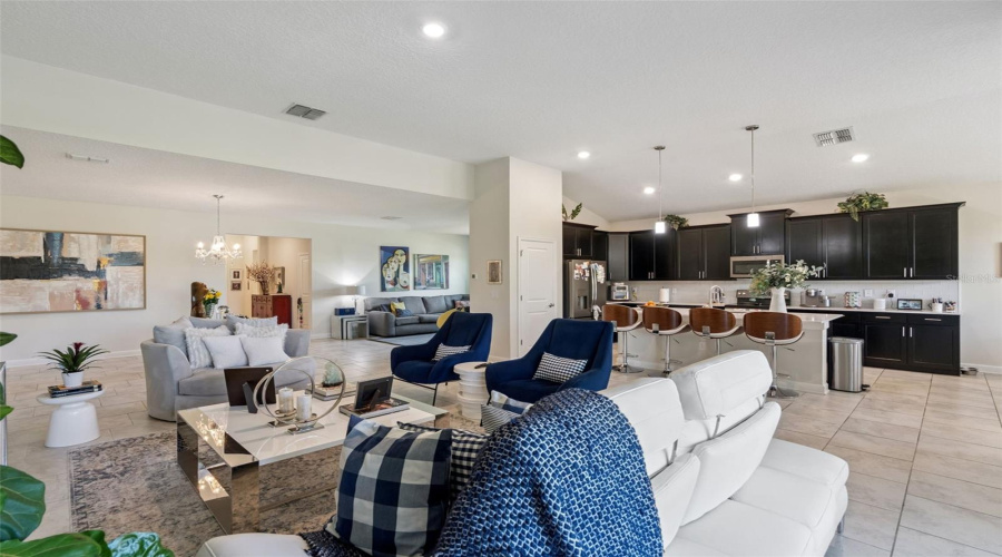 DAVENPORT, Florida 33896, 4 Bedrooms Bedrooms, ,3 BathroomsBathrooms,Residential,For Sale,CROQUET,0,MFRS5146176