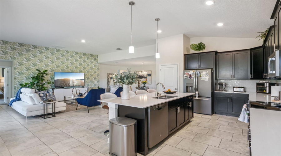 DAVENPORT, Florida 33896, 4 Bedrooms Bedrooms, ,3 BathroomsBathrooms,Residential,For Sale,CROQUET,0,MFRS5146176