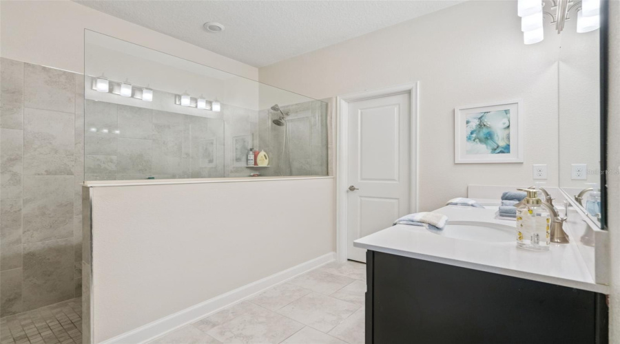 DAVENPORT, Florida 33896, 4 Bedrooms Bedrooms, ,3 BathroomsBathrooms,Residential,For Sale,CROQUET,0,MFRS5146176