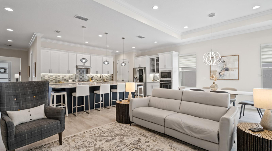 KISSIMMEE, Florida 34747, 3 Bedrooms Bedrooms, ,2 BathroomsBathrooms,Residential,For Sale,FOUR SEASONS,0,MFRO6392299