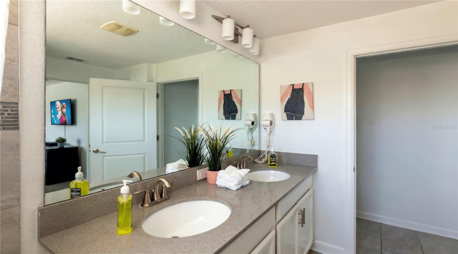 DAVENPORT, Florida 33896, 4 Bedrooms Bedrooms, ,3 BathroomsBathrooms,Residential,For Sale,PEBBLE BEACH,0,MFRO6387842