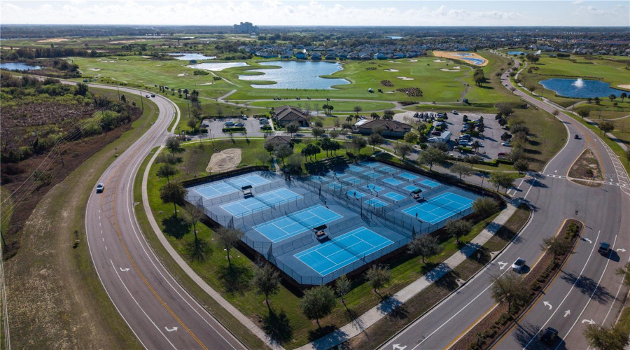 DAVENPORT, Florida 33896, 4 Bedrooms Bedrooms, ,3 BathroomsBathrooms,Residential,For Sale,PEBBLE BEACH,0,MFRO6387842