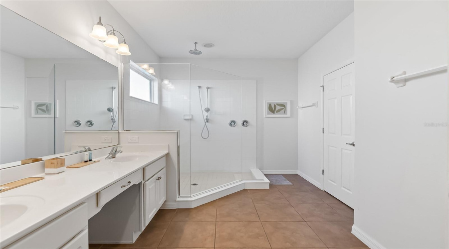 KISSIMMEE, Florida 34746, 8 Bedrooms Bedrooms, ,6 BathroomsBathrooms,Residential,For Sale,SHIVA LOOP,0,MFRO6392356