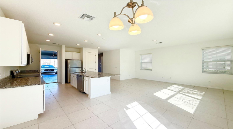 DAVENPORT, Florida 33896, 3 Bedrooms Bedrooms, ,2 BathroomsBathrooms,Residential,For Sale,DISCOVERY,0,MFRO6392544