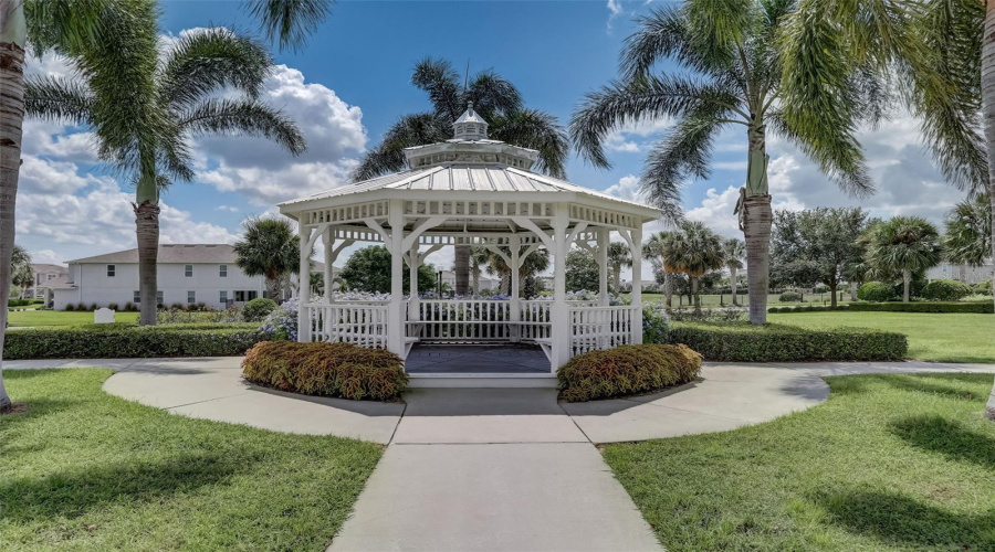 KISSIMMEE, Florida 34747, 5 Bedrooms Bedrooms, ,5 BathroomsBathrooms,Residential,For Sale,MARKER,0,MFRO6322229