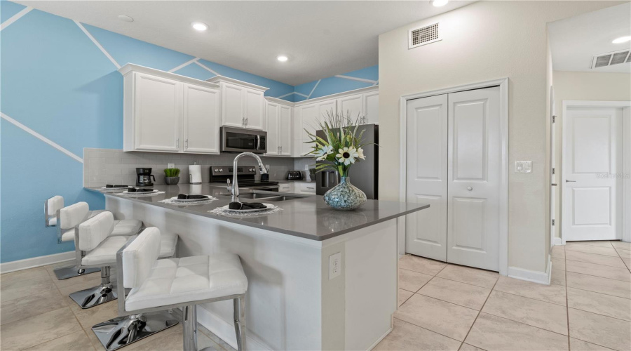 DAVENPORT, Florida 33896, 2 Bedrooms Bedrooms, ,2 BathroomsBathrooms,Residential,For Sale,OCEAN COURSE,0,MFRO6390911