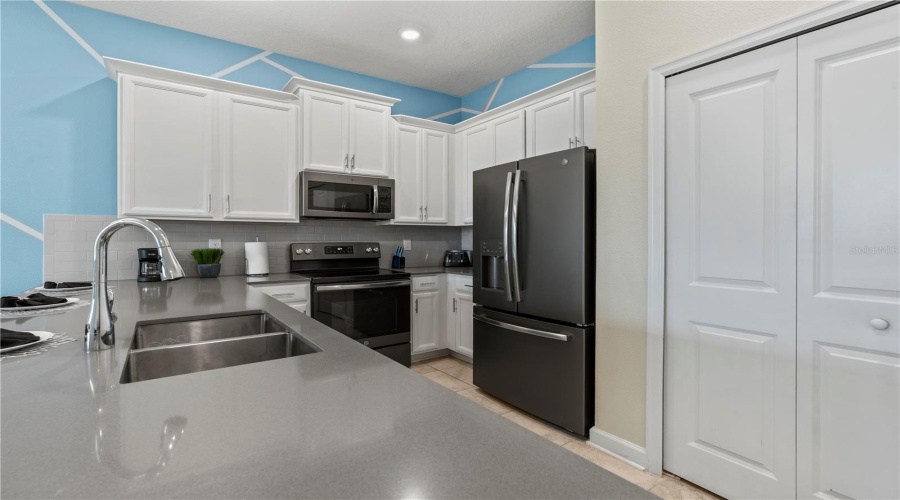 DAVENPORT, Florida 33896, 2 Bedrooms Bedrooms, ,2 BathroomsBathrooms,Residential,For Sale,OCEAN COURSE,0,MFRO6390911