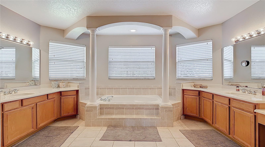 KISSIMMEE, Florida 34746, 4 Bedrooms Bedrooms, ,3 BathroomsBathrooms,Residential,For Sale,SOMERSET,0,MFRS5136105