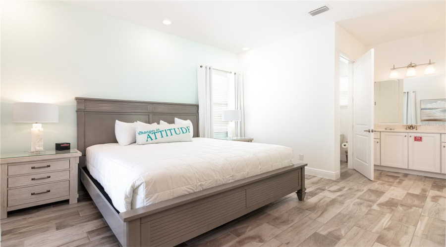 KISSIMMEE, Florida 34747, 2 Bedrooms Bedrooms, ,2 BathroomsBathrooms,Residential,For Sale,KNEE DEEP,0,MFRO6383023