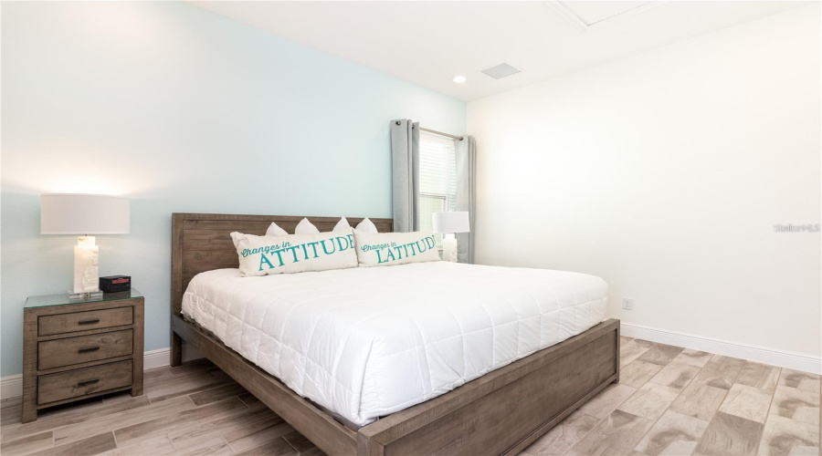 KISSIMMEE, Florida 34747, 2 Bedrooms Bedrooms, ,2 BathroomsBathrooms,Residential,For Sale,KNEE DEEP,0,MFRO6383023