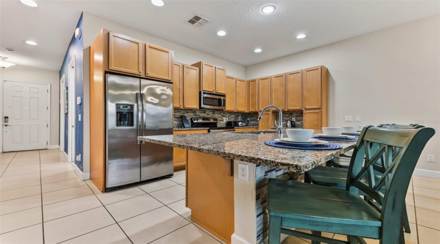 DAVENPORT, Florida 33896, 3 Bedrooms Bedrooms, ,2 BathroomsBathrooms,Residential,For Sale,CAPTIVA,0,MFRO6392429