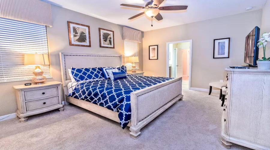 DAVENPORT, Florida 33896, 9 Bedrooms Bedrooms, ,5 BathroomsBathrooms,Residential,For Sale,SHADOW MOUNTAIN,0,MFRO6385091