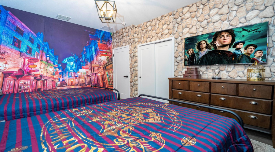 KISSIMMEE, Florida 34747, 5 Bedrooms Bedrooms, ,4 BathroomsBathrooms,Residential,For Sale,SANTORINI,0,MFRO6392039