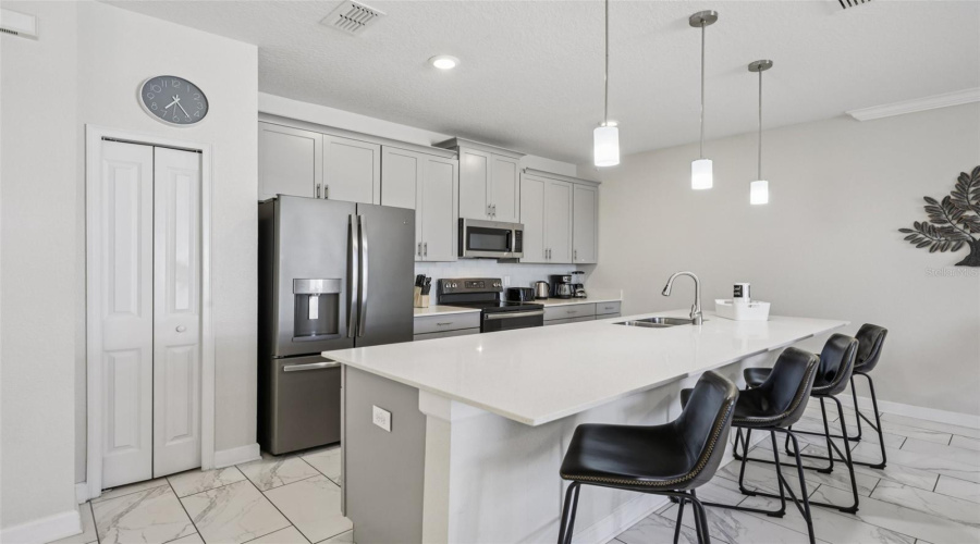 DAVENPORT, Florida 33896, 4 Bedrooms Bedrooms, ,3 BathroomsBathrooms,Residential,For Sale,STINGER,0,MFRO6391545