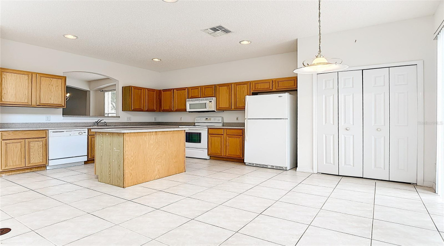 KISSIMMEE, Florida 34747, 6 Bedrooms Bedrooms, ,4 BathroomsBathrooms,Residential,For Sale,PALM HARBOR,0,MFRO6393044