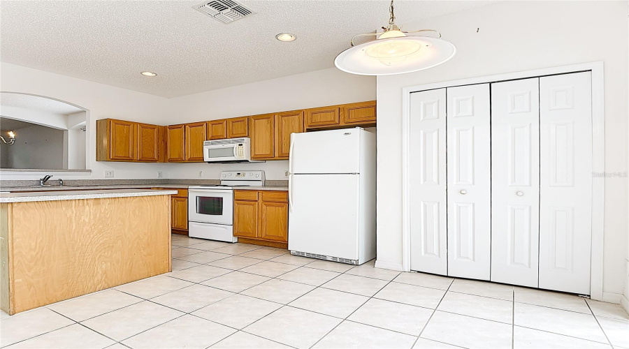 KISSIMMEE, Florida 34747, 6 Bedrooms Bedrooms, ,4 BathroomsBathrooms,Residential,For Sale,PALM HARBOR,0,MFRO6393044