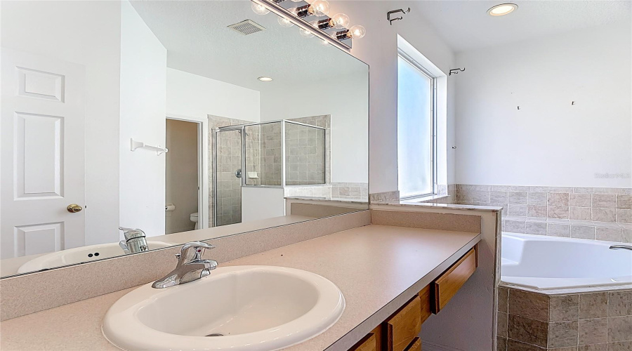 KISSIMMEE, Florida 34747, 6 Bedrooms Bedrooms, ,4 BathroomsBathrooms,Residential,For Sale,PALM HARBOR,0,MFRO6393044