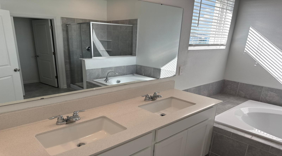 DAVENPORT, Florida 33896, 3 Bedrooms Bedrooms, ,2 BathroomsBathrooms,Residential,For Sale,BOGEY,0,MFRO6392785