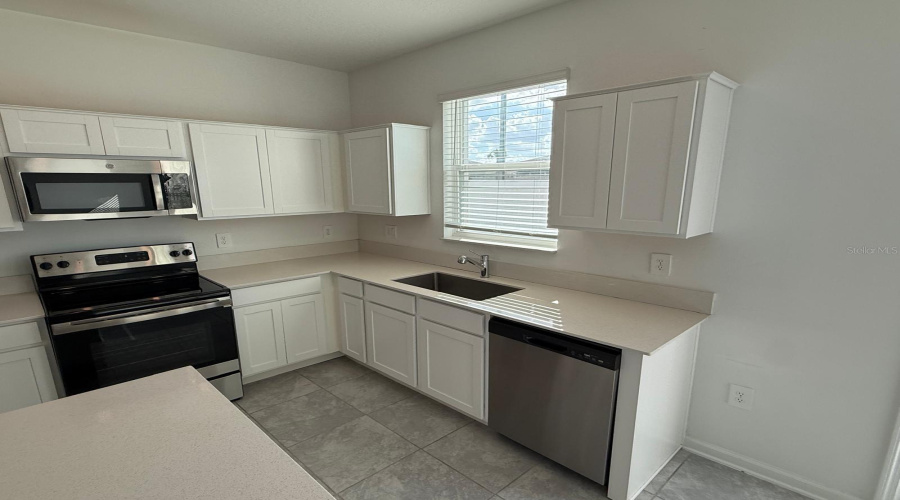 DAVENPORT, Florida 33896, 3 Bedrooms Bedrooms, ,2 BathroomsBathrooms,Residential,For Sale,BOGEY,0,MFRO6392785